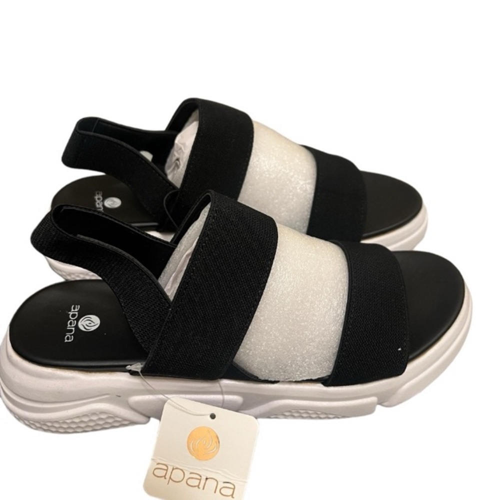 Apana NWT Sandals super cute!
